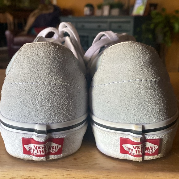 Vans unisex sneaker. Size 8.5 in women’s and 7 in men’s - Picture 7 of 7